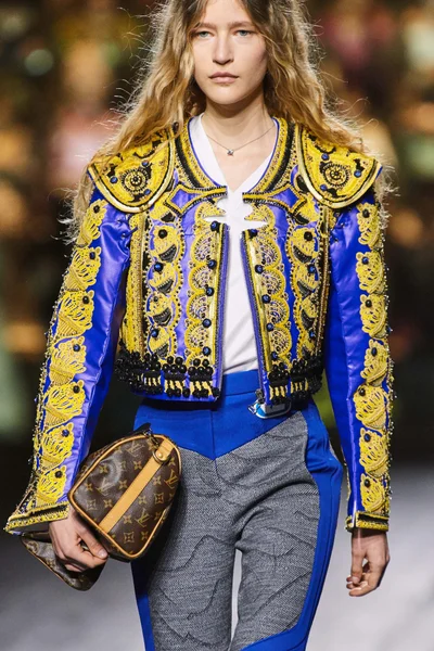 Look 136